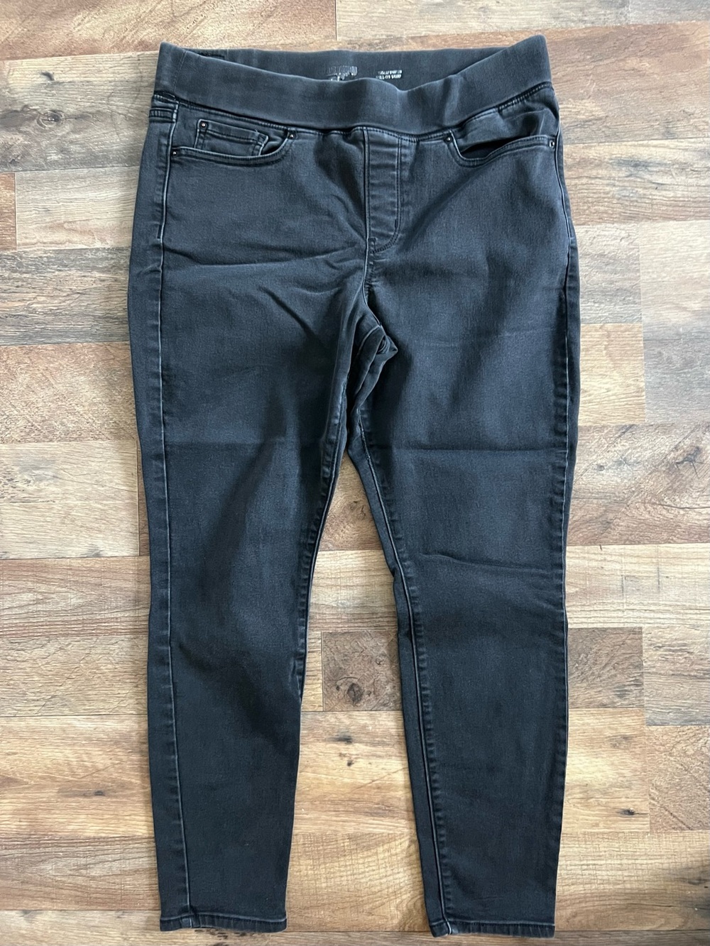 Signature by Levi Strauss Black Pull-On Ankle Jeans